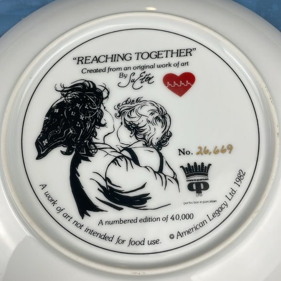 Reaching Together collectors plate by Su Etem numbered edition 1982 mother boy - Picture 5 of 7